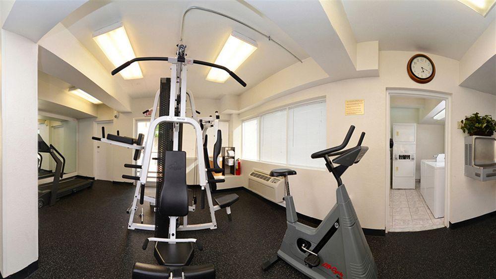 Stayapt Suites Alexandria-Fort Belvoir מראה חיצוני תמונה
