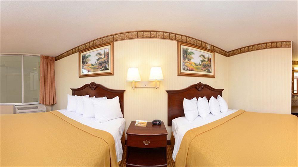 Stayapt Suites Alexandria-Fort Belvoir מראה חיצוני תמונה