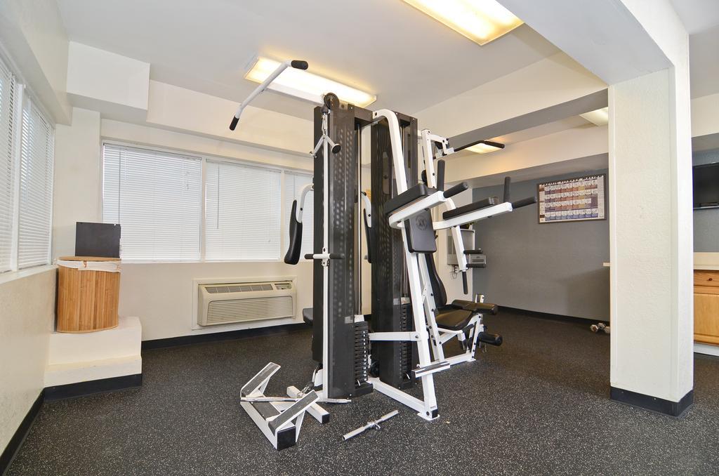 Stayapt Suites Alexandria-Fort Belvoir מראה חיצוני תמונה