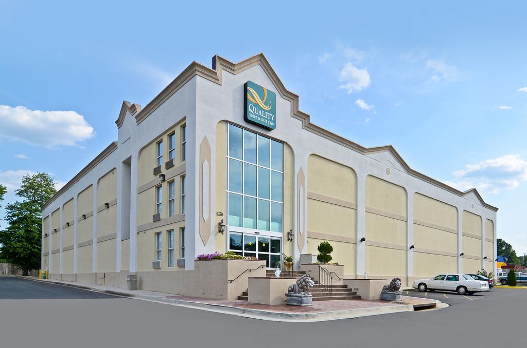 Stayapt Suites Alexandria-Fort Belvoir מראה חיצוני תמונה